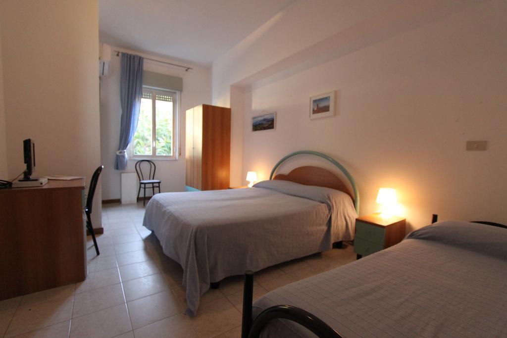 思科格力拉酒店 Forio di Ischia 外观 照片